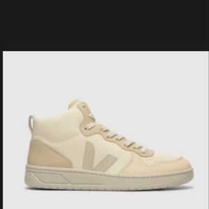 Veja V12 in cashew Hi Top Sneakers